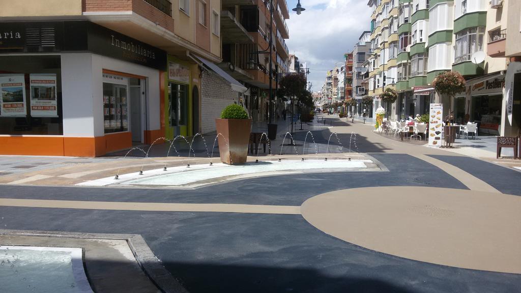 Apartamentos Poniente - Mares 托雷德尔马尔 外观 照片
